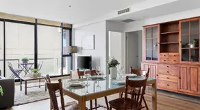 A Chic 2BR Apt Near Melbourne Uni FREE Parking - Image 3
