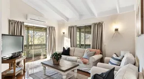 Stirling Homestead Farmstay Cottages Mansfield - Image 2