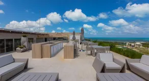 Luxurious 4BR condo by the beach - Rooftop pool - Image 2