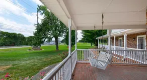 Four Seasons Country Inn - Image 4