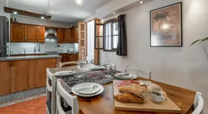 Town house with roof terrace and plunge pool - Image 5