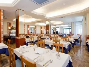 Hotel Monaco - Image 4