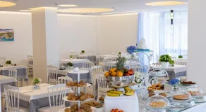 Hotel Cristalda - Image 2