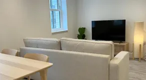 Prime Location Kensington Apartments - Image 4