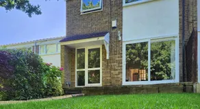 Double Room in Crawley,Gatwick,West Sussex - Image 4
