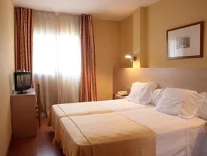 Hotel Burlada - Image 2