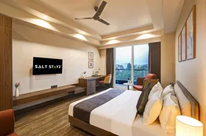 Saltstayz Premier - Golf Course Road & Sector 42 - Image 4