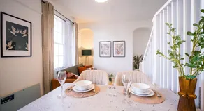 Gloucester Apartments x 3 FREE Parking & short walk to the University & Hospital - Image 3
