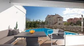 Villa Nina-3 bedroom villa with a pool and hot tub - Image 5
