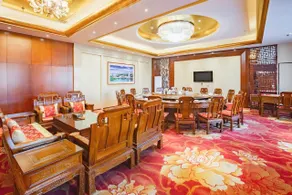 Yellow River Hotel - Image 5