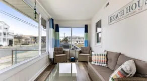 Renovated 4BR Home, 2 Blocks from the Beach! - Image 4