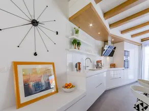 Villa entièrement équipée avec terrasse, piscine privée et jacuzzi - Image 4