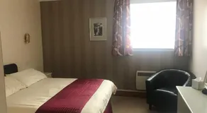 Empire Travel Lodge - Image 2