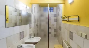 Travel Hostel - Image 2