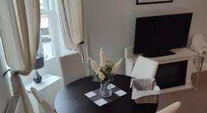 Bower House - Image 4