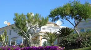 Appartement de vacances avec terrasse, internet haut débit et piscine | Vue montagne - Image 5
