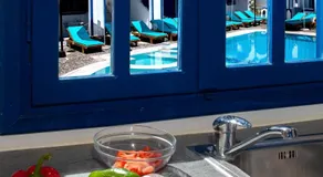 Roula Villa Studios & Apartments - Image 3
