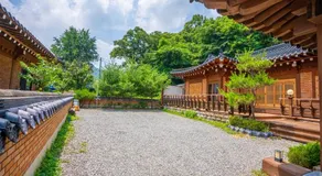 Yongin Yejik Hanok Pension - Image 5