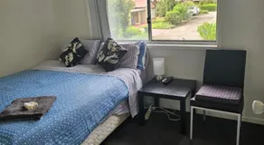 Mick's Shared Townhouse - Image 2