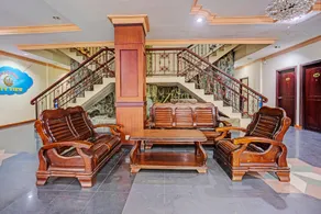 OYO 92402 City View Hotel - Image 2
