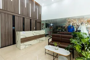Westlake Emerald Suites - Image 3