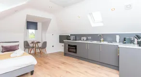 Coldharbour Suites - Image 2