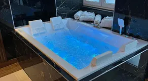 Prestige Suite with Private Hot Tub Sauna Balneotherapy - Image 4