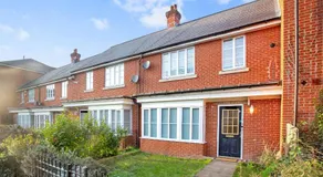 Spacious Family 3BR Near Stanmore Station- The Muse - Image 4