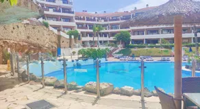 Lovely apartment top views, heated pool, great location - Image 2