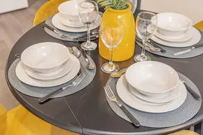 5-Bedroom apartment in Manchester - all en-suite bathrooms - sleeps 10 - free parking - Image 2