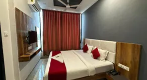 Hotel Dumas Near Airport - Image 5