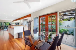 Gorgeous 3BR Noosa Property On The Water - Central Location With WIFI & Pool - Image 4