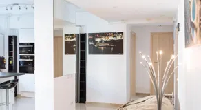Tres Chic DOUBLE sized Apartment - Image 3