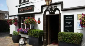 Coach House - Image 4