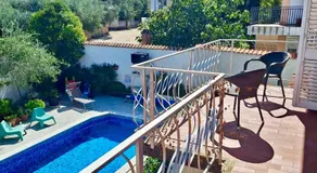Apartment with private pool and arbor - Image 5