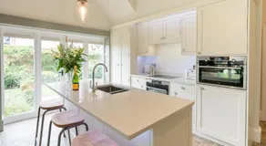 School House Victorian elegance by the river with parking Pass the Keys - Image 3