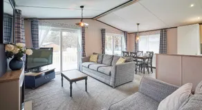 Graceland Lodge with Hot Tub - Image 3