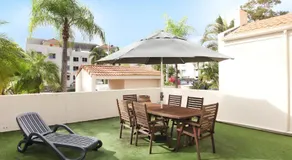 2 bedroom Apt on Parkyn Parade with pool and Air conditioning - Image 4
