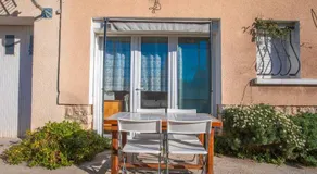 Studio climatisé proche parking gratuit, commerces et plages - Image 4