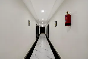 Hotel O by OYO The Oak Tree - Image 5