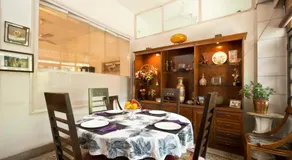 Trendy Bed & Breakfast - Image 2