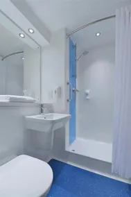 Travelodge Camberley Central - Image 4