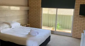 HOPETOUN COMMUNITY HOTEL MOTEL - Image 2