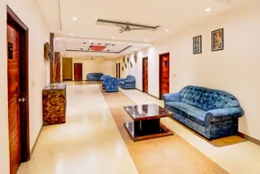 Super Townhouse Prince Chowk Near Railway Station Formerly Hotel Kolam - Image 2