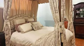 Gold and Grapes Garden Suites - Image 2