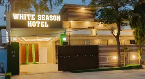 Hotel white season Gulberg - Image 1