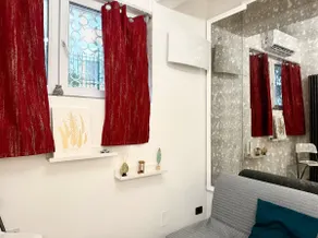 CHANGE S house, Few stops from St Peter s - Image 4