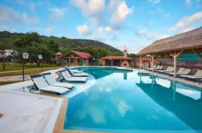 Dachas Cove Hotel - Image 2