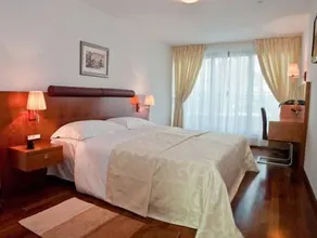 Hotel Croatia - Image 2