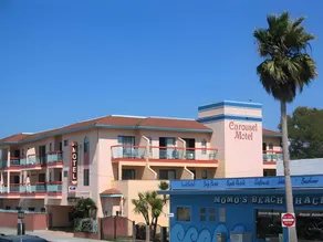 Carousel Beach Inn - Image 2